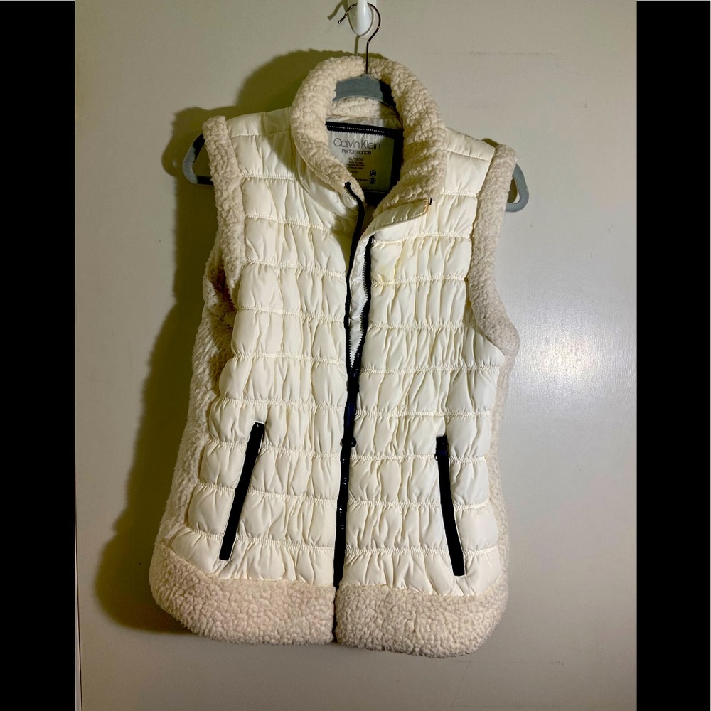 EUC CALVIN KLIEN WINTER VEST  SIZE XL